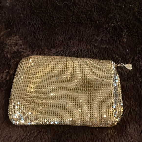Whiting & Davis Gold Mesh Vintage Cosmetic Bag - Picture 2 of 8